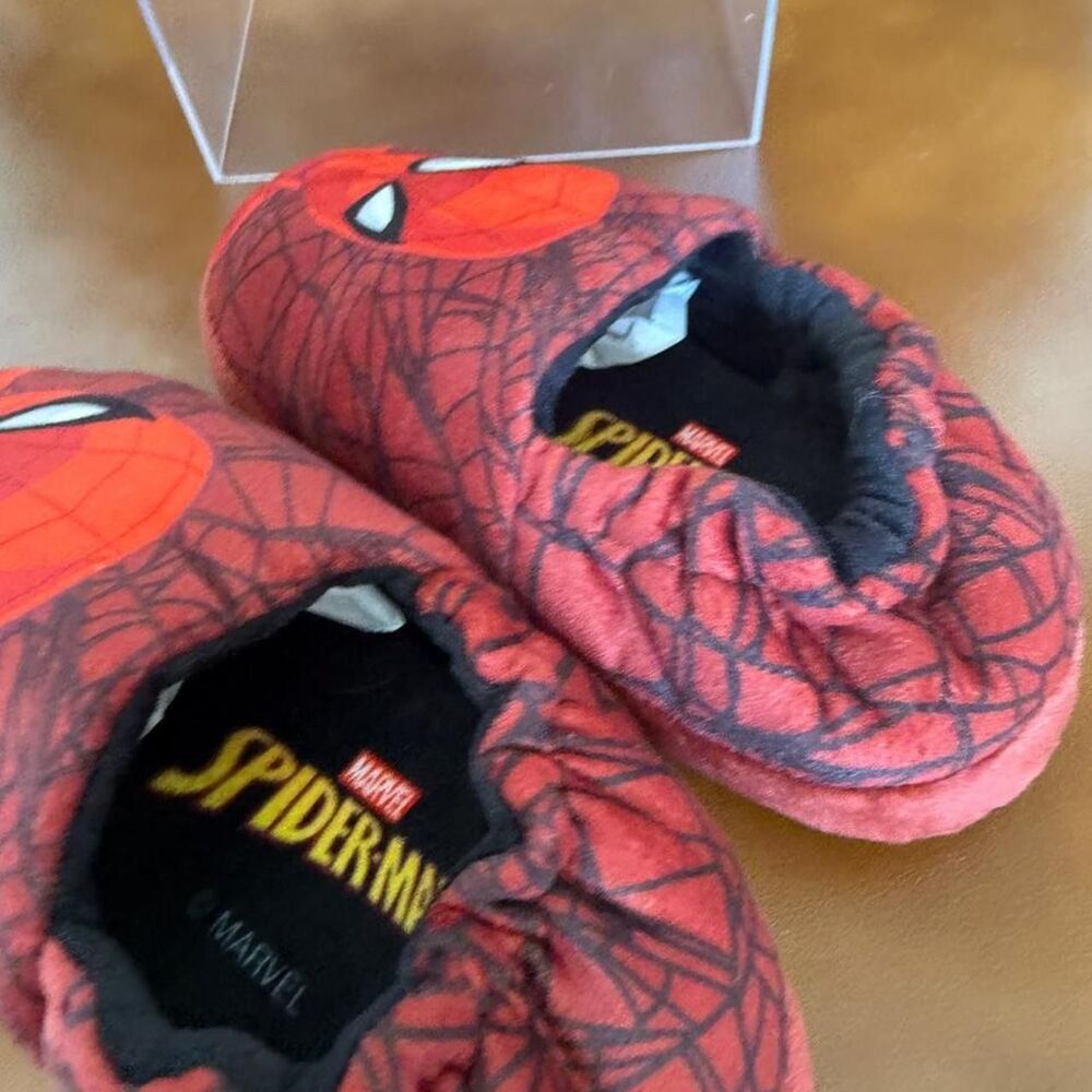 Marvel Slippers - Picture 3 of 5
